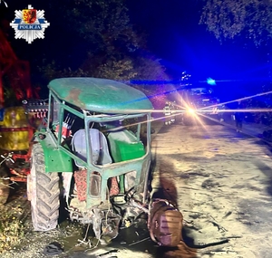 Pijany kierowca ciągnika zderzył się z ciężarówką.