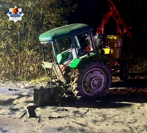Pijany kierowca ciągnika zderzył się z ciężarówką.
