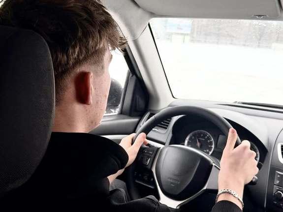 Pierwsza zima za kierownicą.