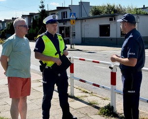 Kontrole dróg w rejonie placówek oświatowych.