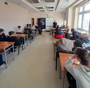 Wizyta uczniów Zespołu Szkół na r 1 w Wieluniu w Ośrodku Szkolenia Policji w Łodzi z/s Sieradzu.