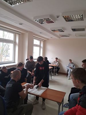 Wizyta uczniów Zespołu Szkół na r 1 w Wieluniu w Ośrodku Szkolenia Policji w Łodzi z/s Sieradzu.