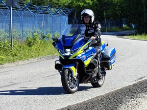 Policjanci zabezpieczali uroczystość przyjęcia samolotów F-35