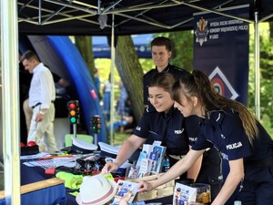 Policjanci podczas Akademii Ochrony Ludności i Obrony Cywilnej.