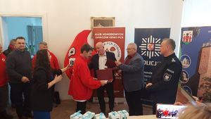 Uczestnicy zbiórki podczas wręczania nagród.