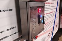 Automat wrzutowy na myjni.