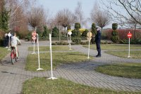 Policjanci wraz z uczestnikami eliminacji.