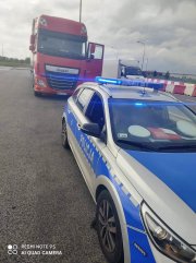 policjanci z grupy SPEED zatrzymali kierującego ciężarówką marki DAF