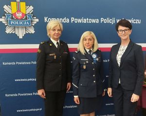 pamiątkowe zdjęcie z Panią Komendant.