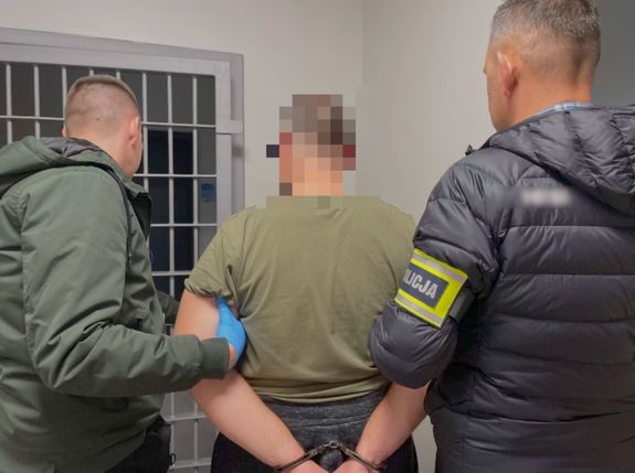 Zatrzymany wraz z nieumundurowanymi funkcjonariuszami.