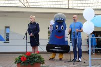 Organizatorzy na scenie w obecności Komisarza Błyska