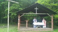 Ołtarz polowy  masz  w intencji pomordowanych żołnierzy